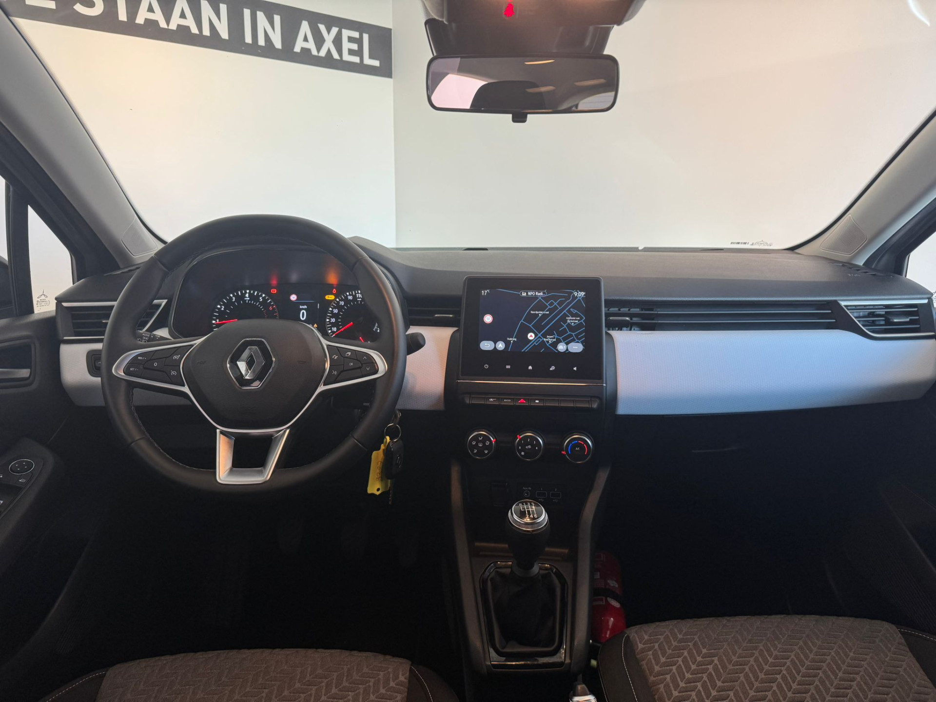 43965423-17.jpg