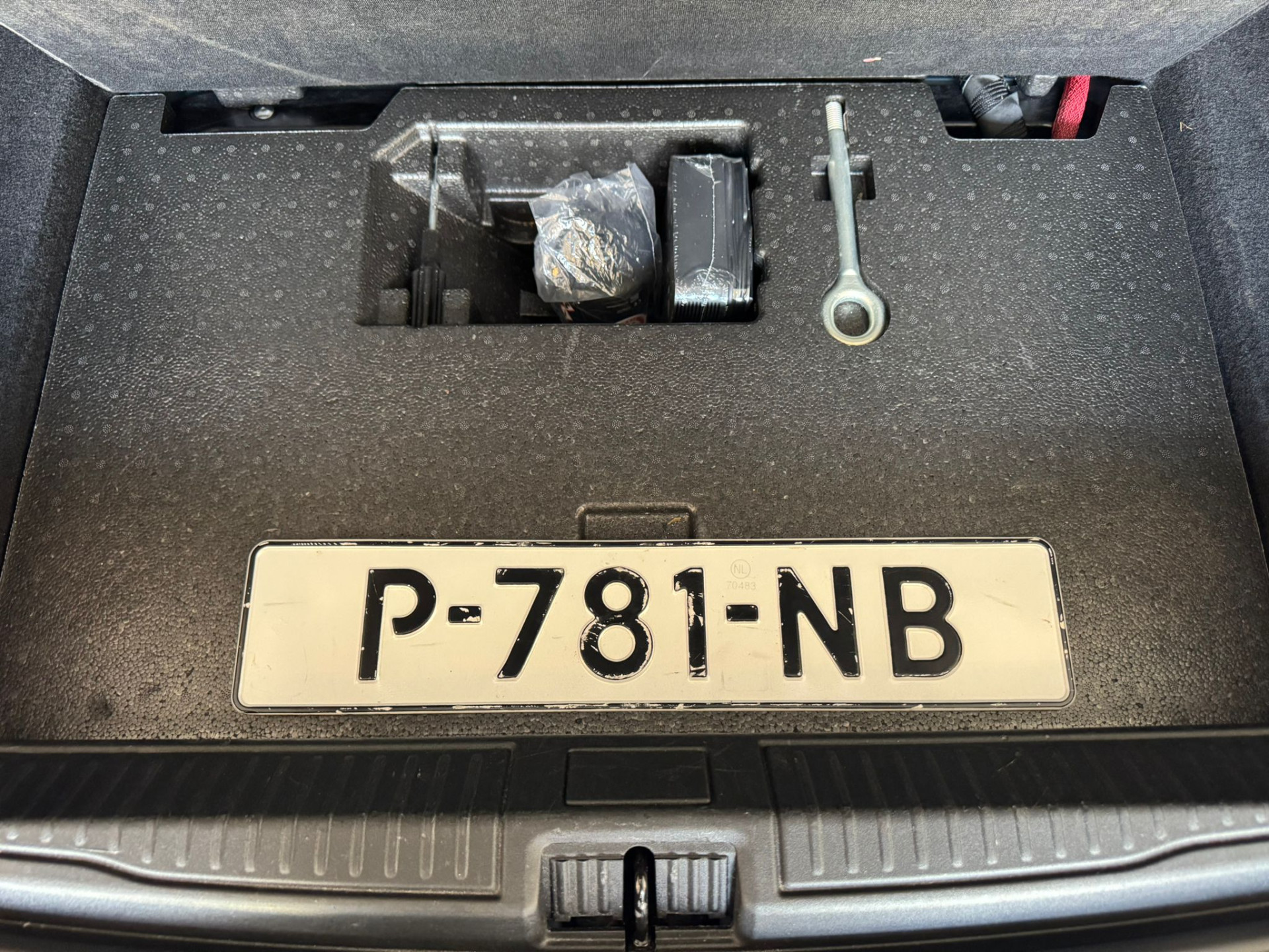 47271654-47.jpg