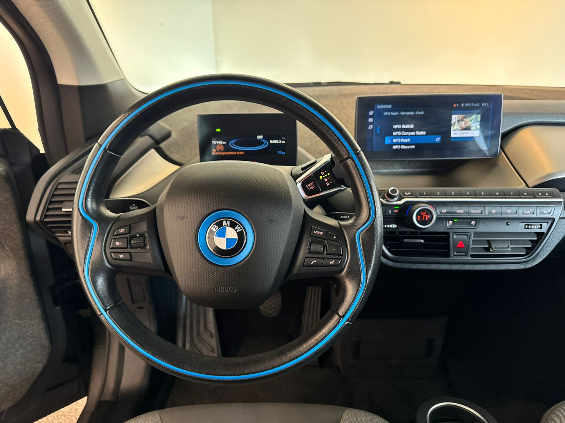 47399229-26.jpg