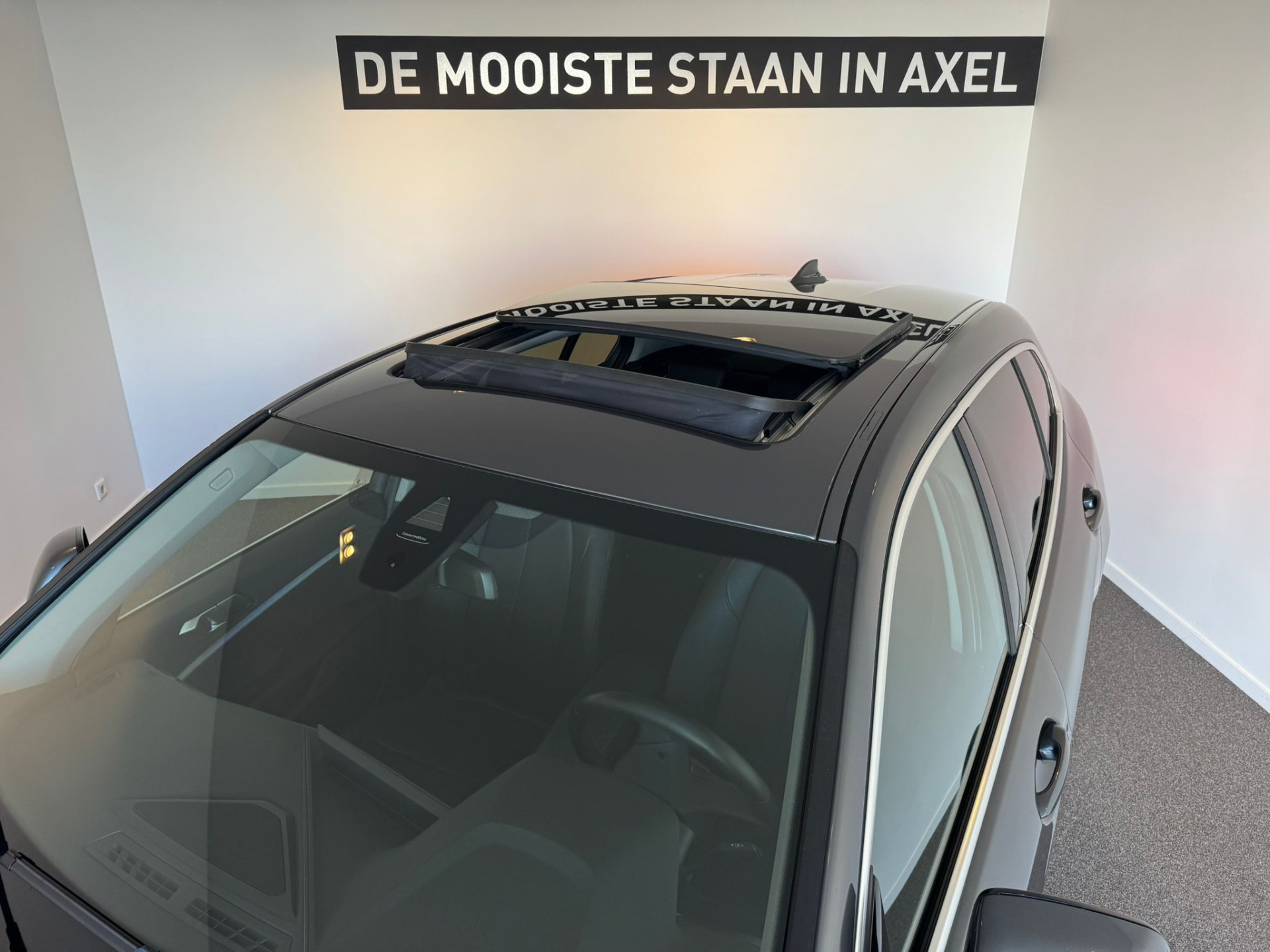 47826448-8.jpg