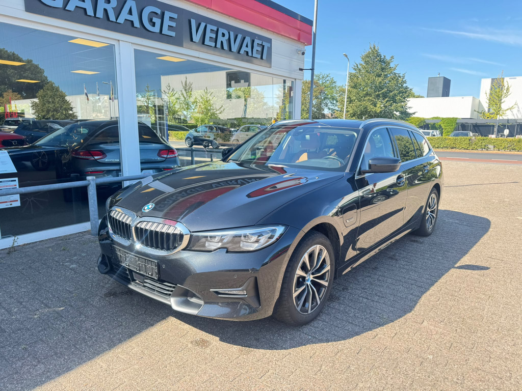 56008393-44.jpg