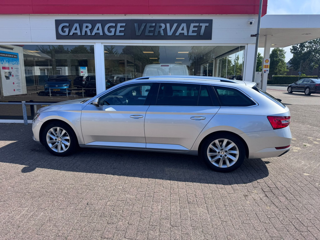 56008397-46.jpg